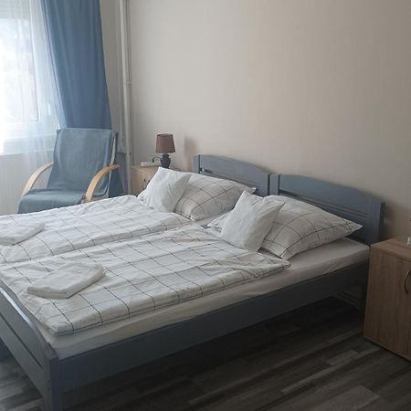 Appartement Panel Hause Kazincbarcika Extérieur photo