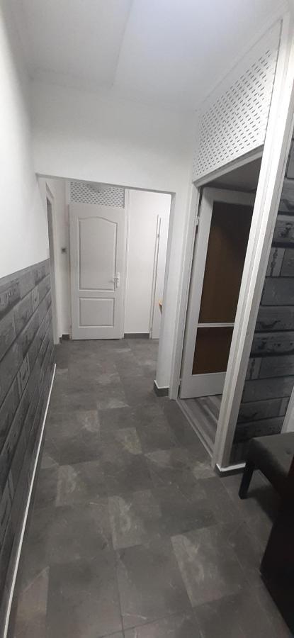 Appartement Panel Hause Kazincbarcika Extérieur photo
